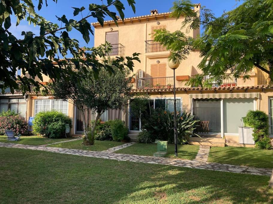 Adosado En Denia Con Gran Jardin Villa Luaran gambar